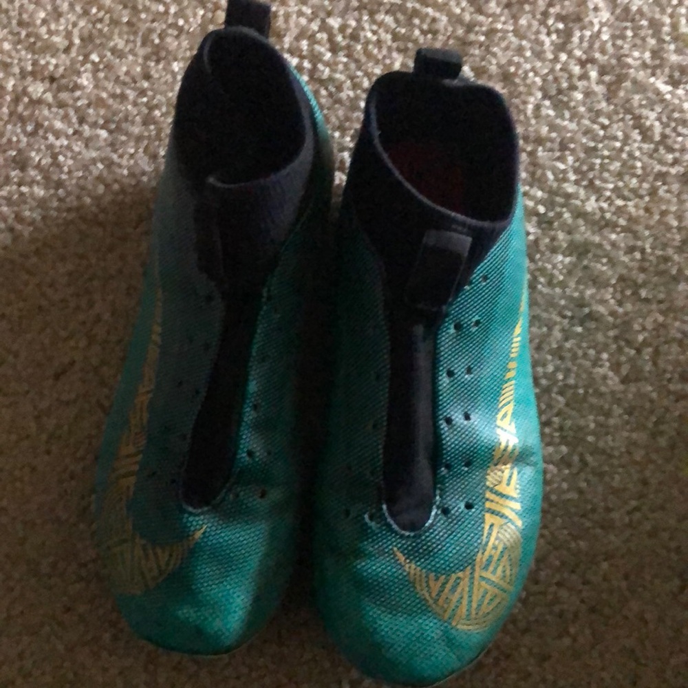 Used Nike CR7 soccer cleats